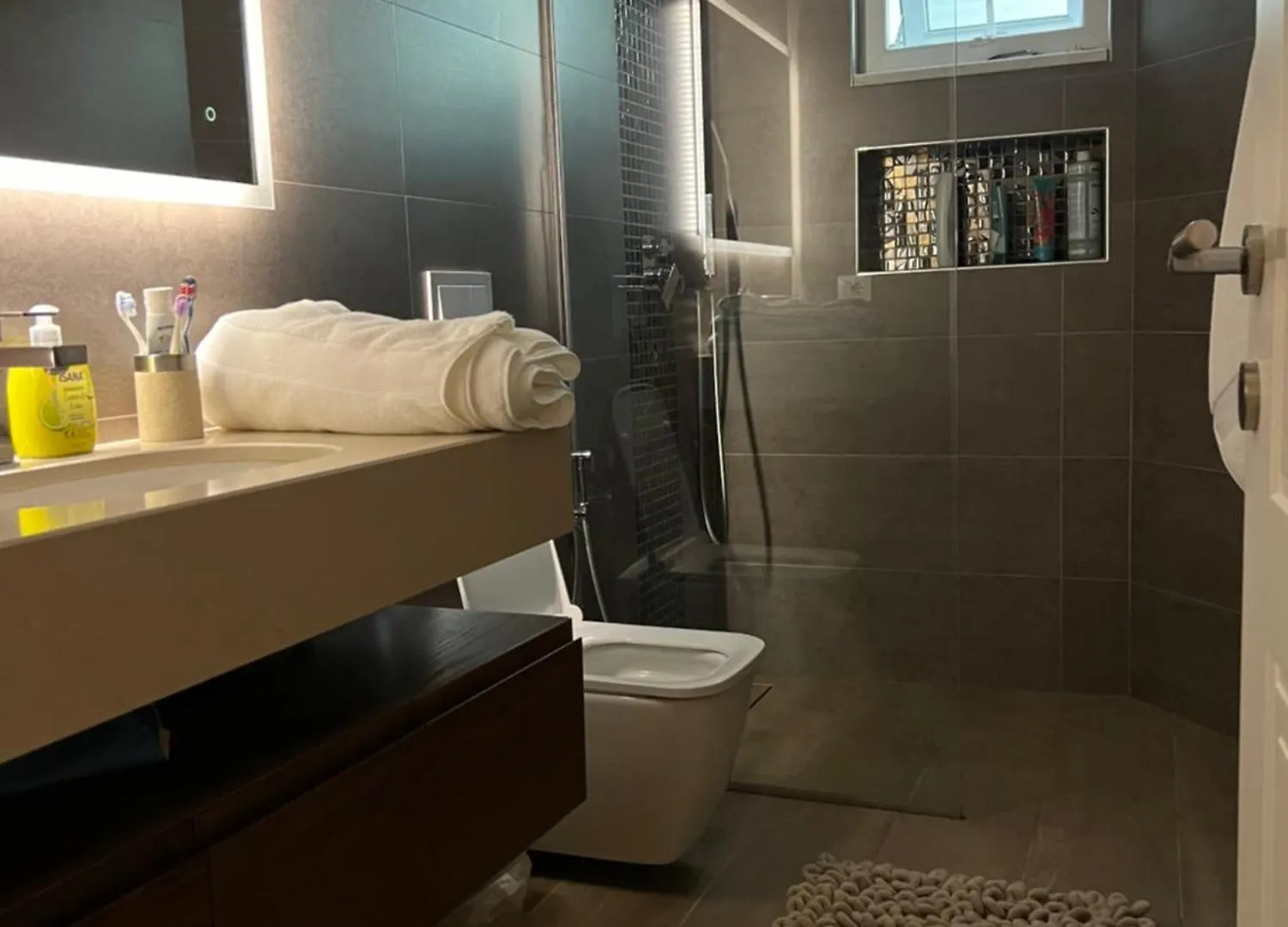 Govi Apartment Al Pieno Centro Di Tirana Albania